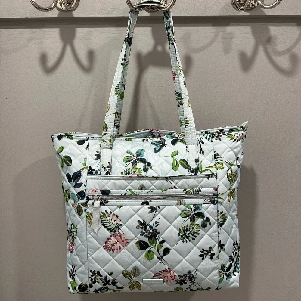 Vera Bradley Seawater Blooms Large Zippered Tote in Performance Twill (NWOT)